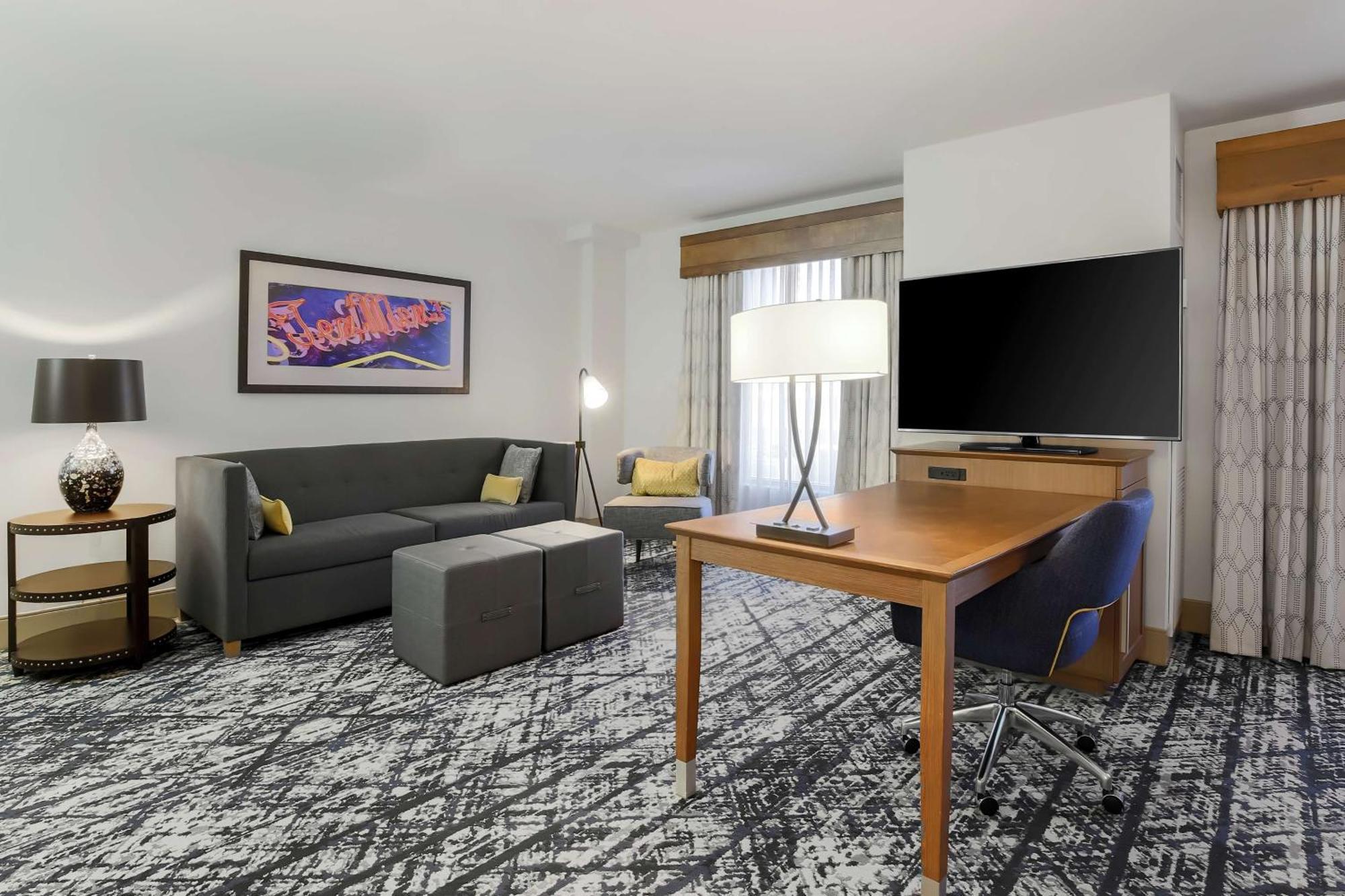 Hampton Inn & Suites Austin-Downtown/Convention Center Экстерьер фото