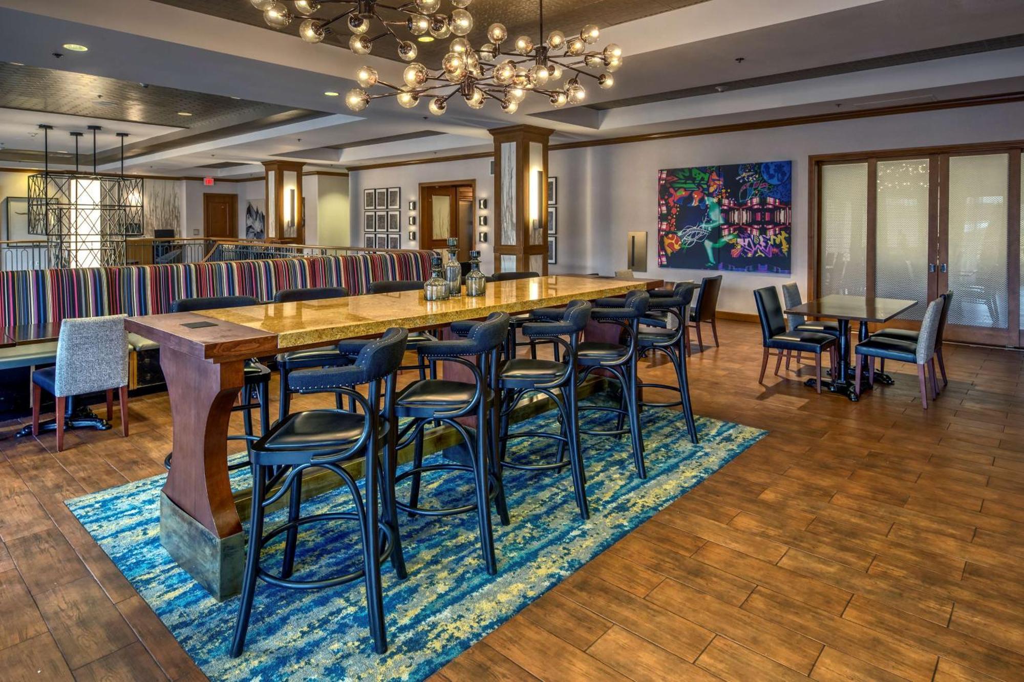 Hampton Inn & Suites Austin-Downtown/Convention Center Экстерьер фото