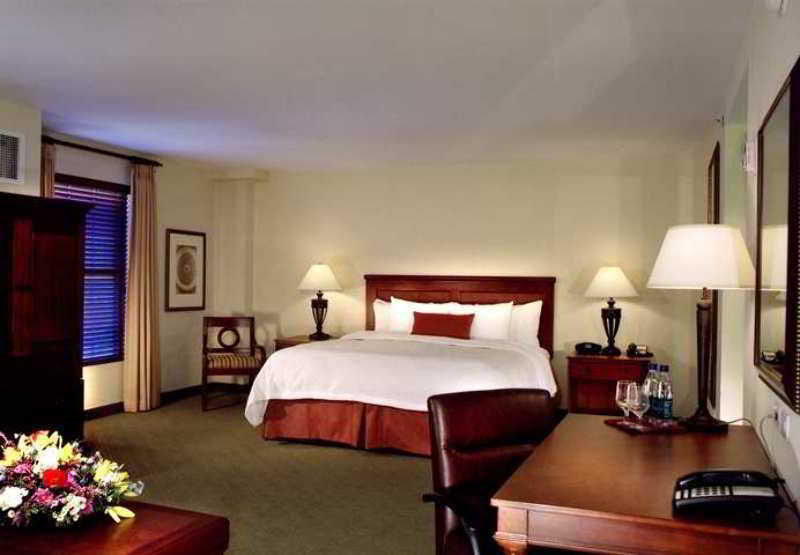 Hampton Inn & Suites Austin-Downtown/Convention Center Номер фото